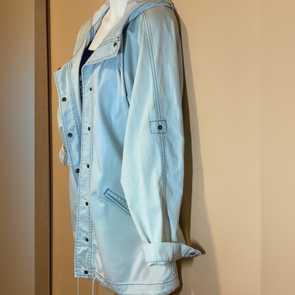 FOREVER 21 Oversized Light Faded Blue Denim Jean Jacket M-L - Picture 3 of 11